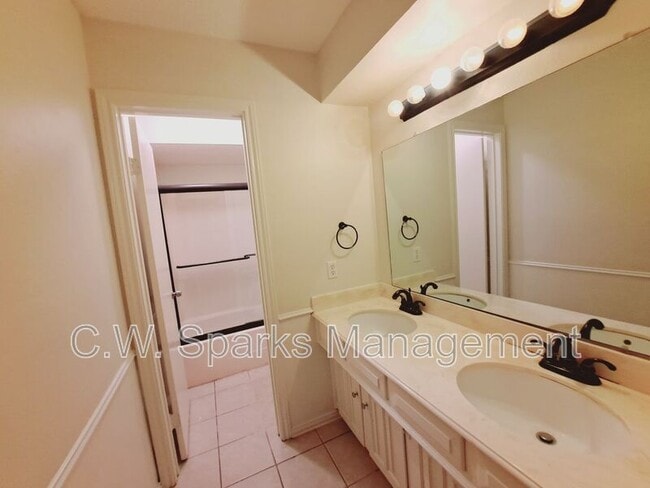 Building Photo - 4106 Cedar Creek Dr