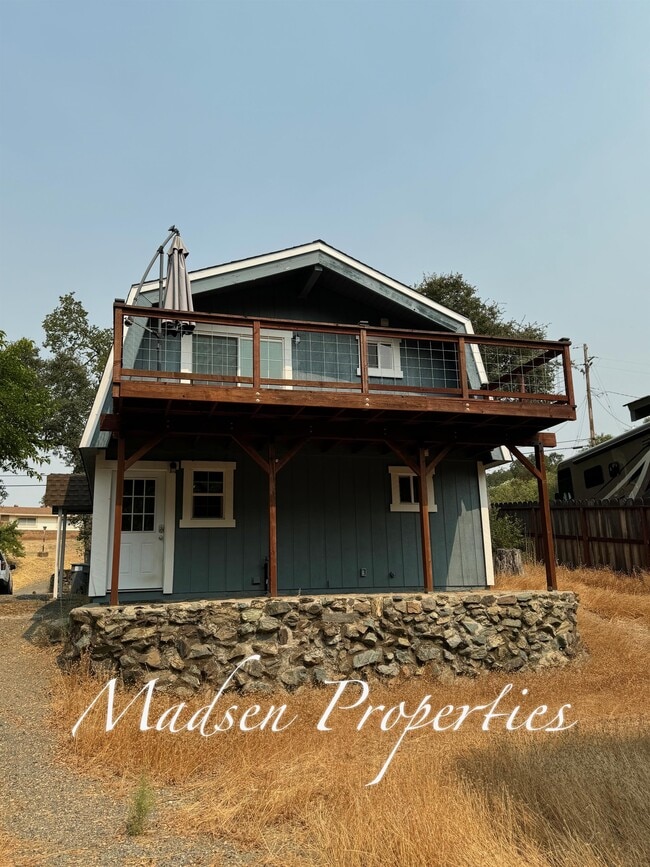 Building Photo - 20 Fairhill Dr