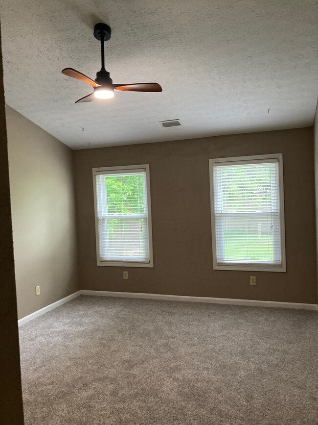 Building Photo - 5711 Waveland Cir