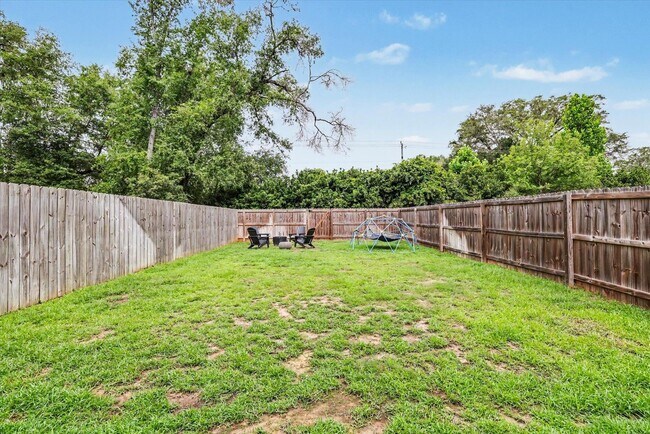 Building Photo - 414 Grand Oaks Rd