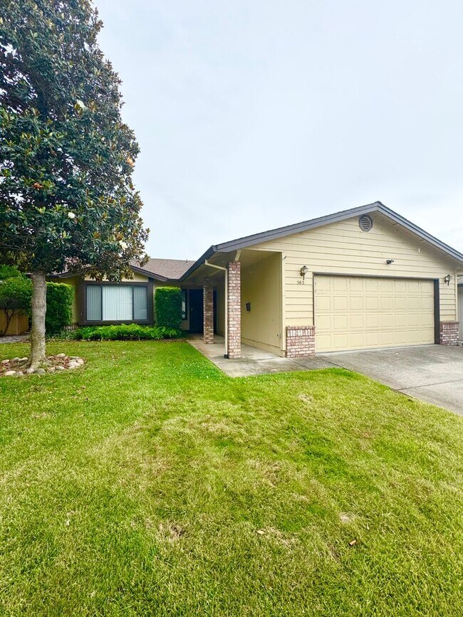 Building Photo - Desirable Paris Park Home!! 55+ Community