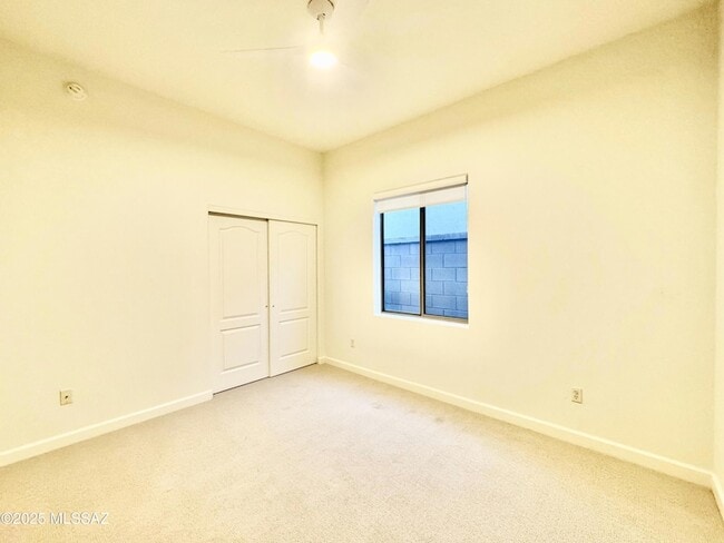 Building Photo - 5926 N Campo Abierto