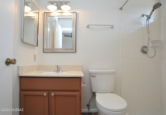 Building Photo - 3777 W Horizon Hills Dr