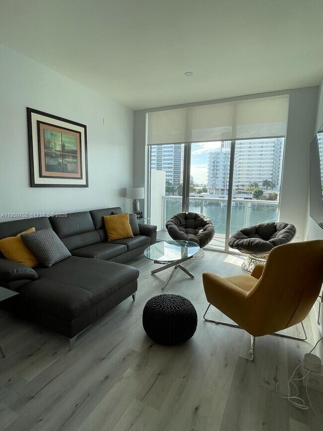 Building Photo - 7928 East Dr