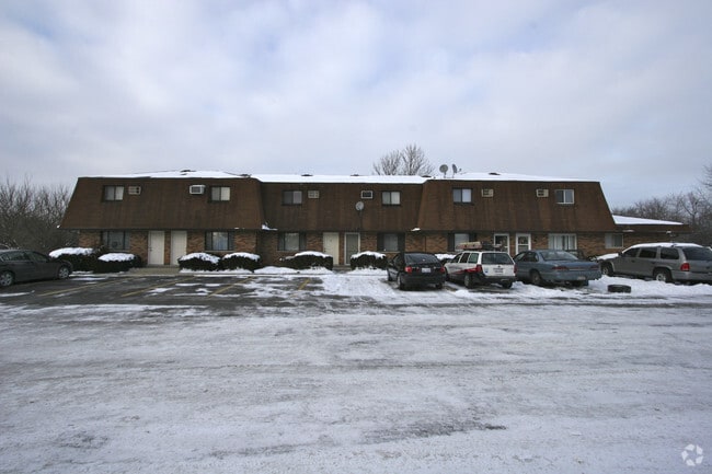 Building Photo - 1905 Stonebridge Dr