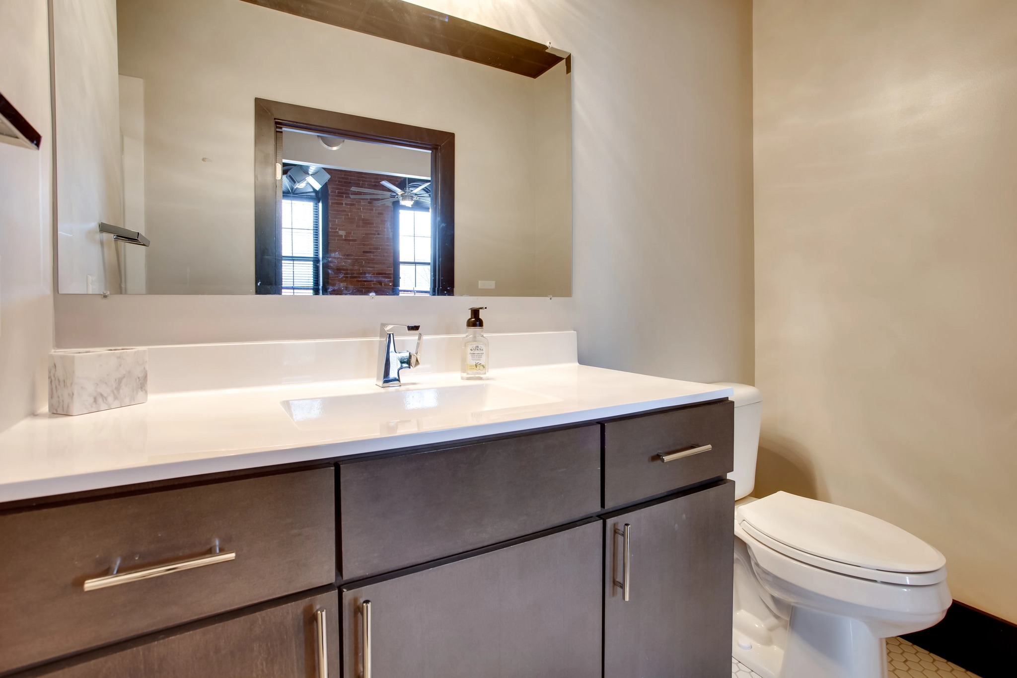 Building Photo - 130 N 5th St