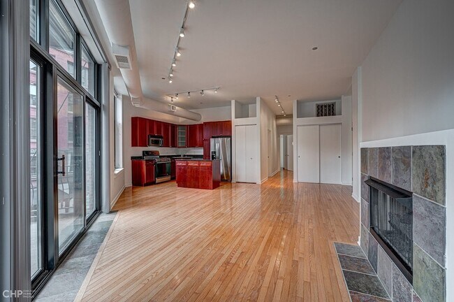 Building Photo - 333 W Hubbard St