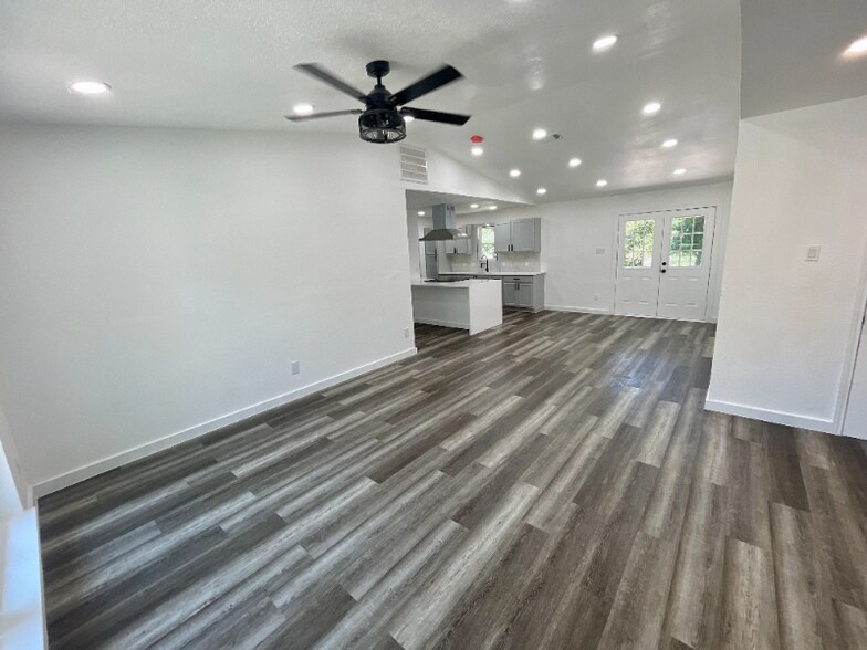 Building Photo - 5747 Trio Ln