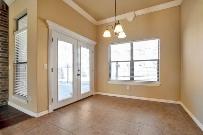 Building Photo - Stunning 4 Bed 2 Bath Home close to Elm Springs Walmart!