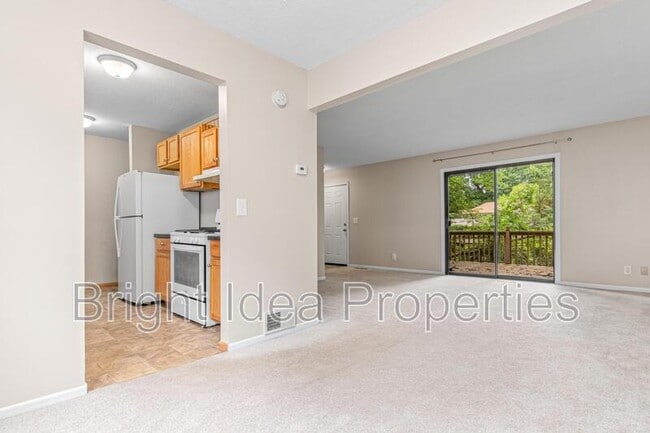 Building Photo - 2710 Upland Ct