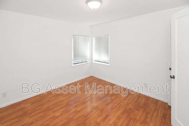 Building Photo - 3027 Yolo Ave