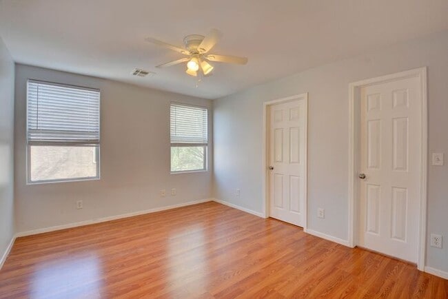 Building Photo - BEAUTIFUL 2 STORY SINGLE FAMILY HOME WITH 3 BEDROOMS AND 2.5 BATHS LOCATED IN SOUTHWEST