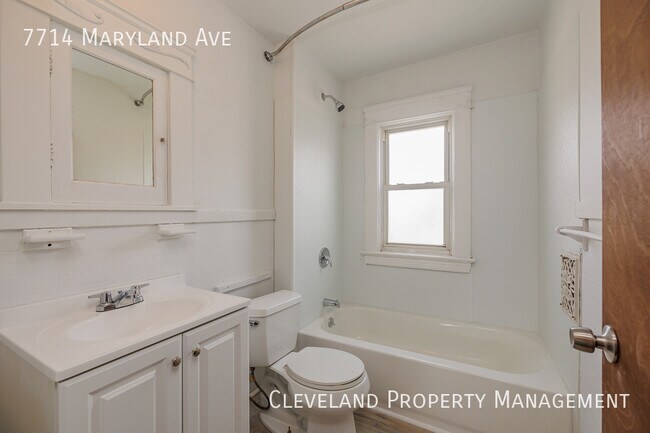 Building Photo - Beautiful Single Family Home!