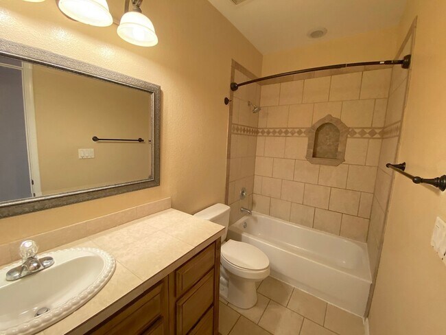 Building Photo - Northeast El Paso/Sandstone Ranch Estates 4 Bed 2.5 Bath Refrig A/C