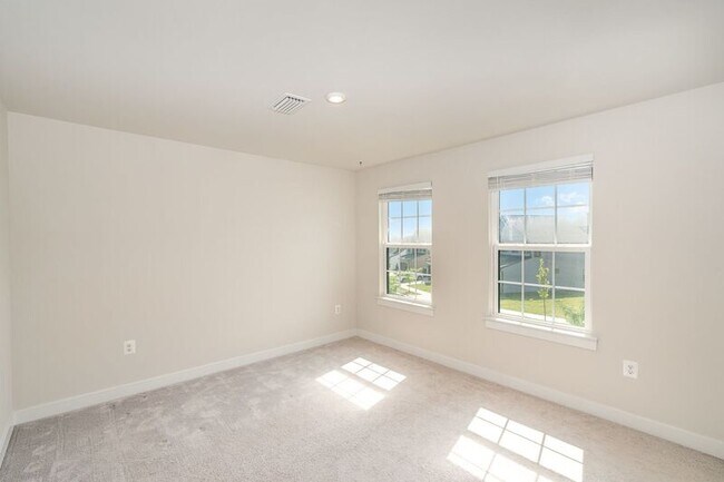 Building Photo - 1216 City View Ln