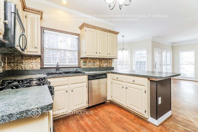 Building Photo - 4885 Leeds Ct