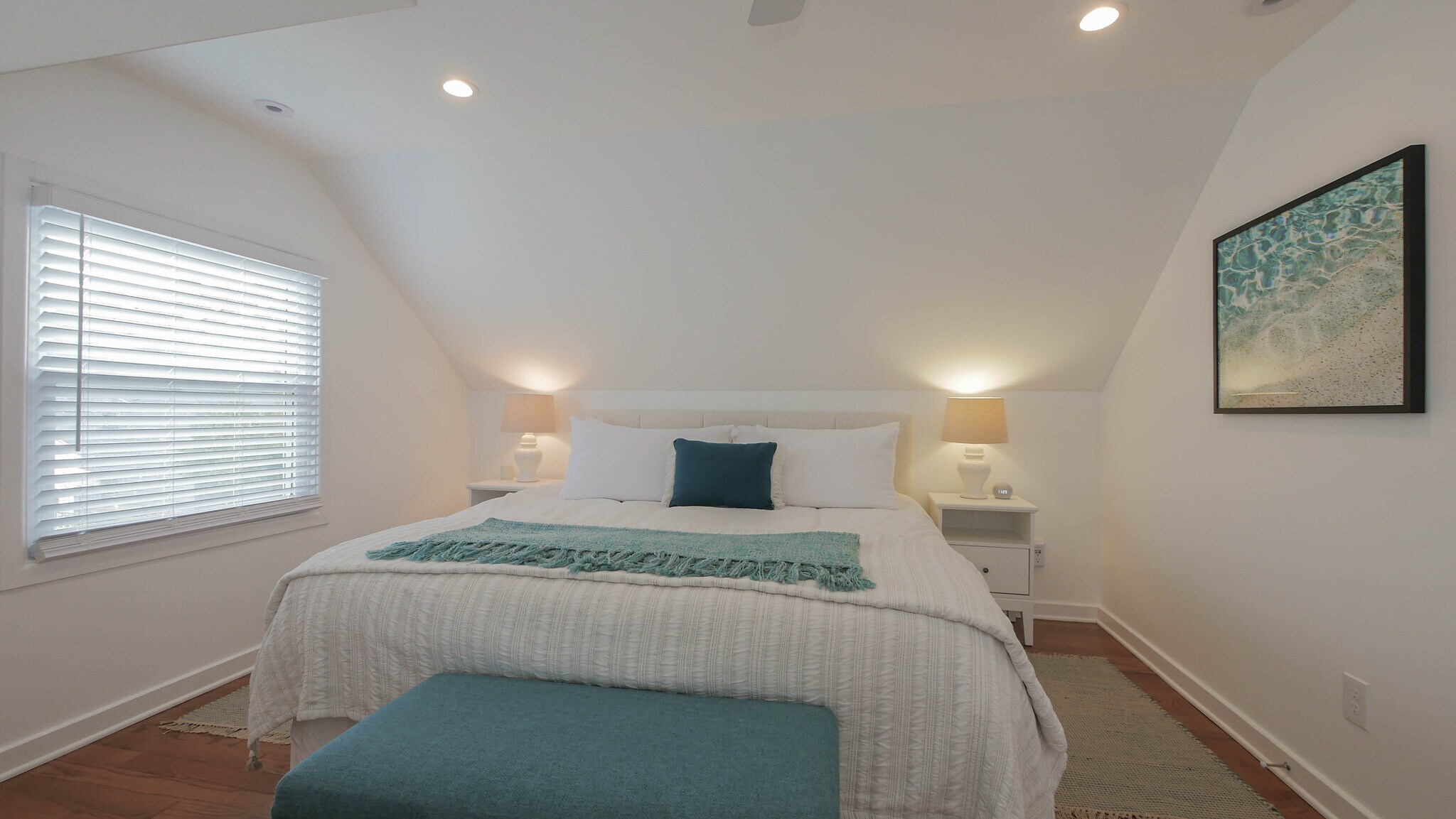 Building Photo - 12 N Delavan Ave