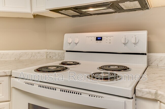 Building Photo - 208 Stonington Dr