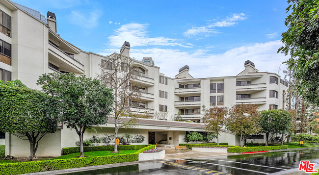 Building Photo - 2131 Century Park Ln