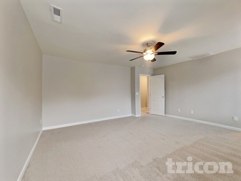 Building Photo - 923 Avondale Dr