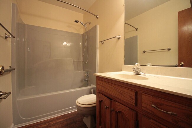 Building Photo - 205 Farmer Rd