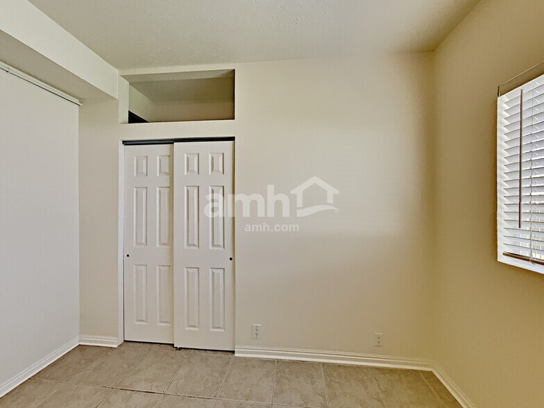 Building Photo - 2484 W 1325 N