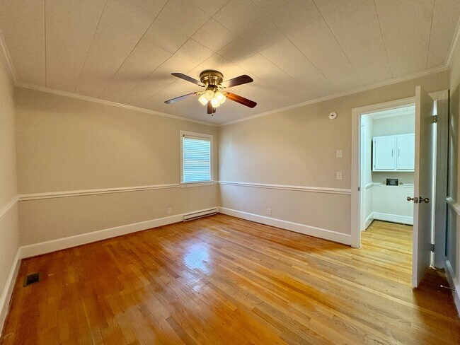 Building Photo - Adorable 2 Bedroom Home in the Heart of Nashville!
