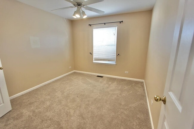 Building Photo - 18376 W Springwood Dr