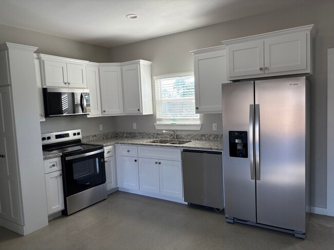 Building Photo - 408 S Gibson St