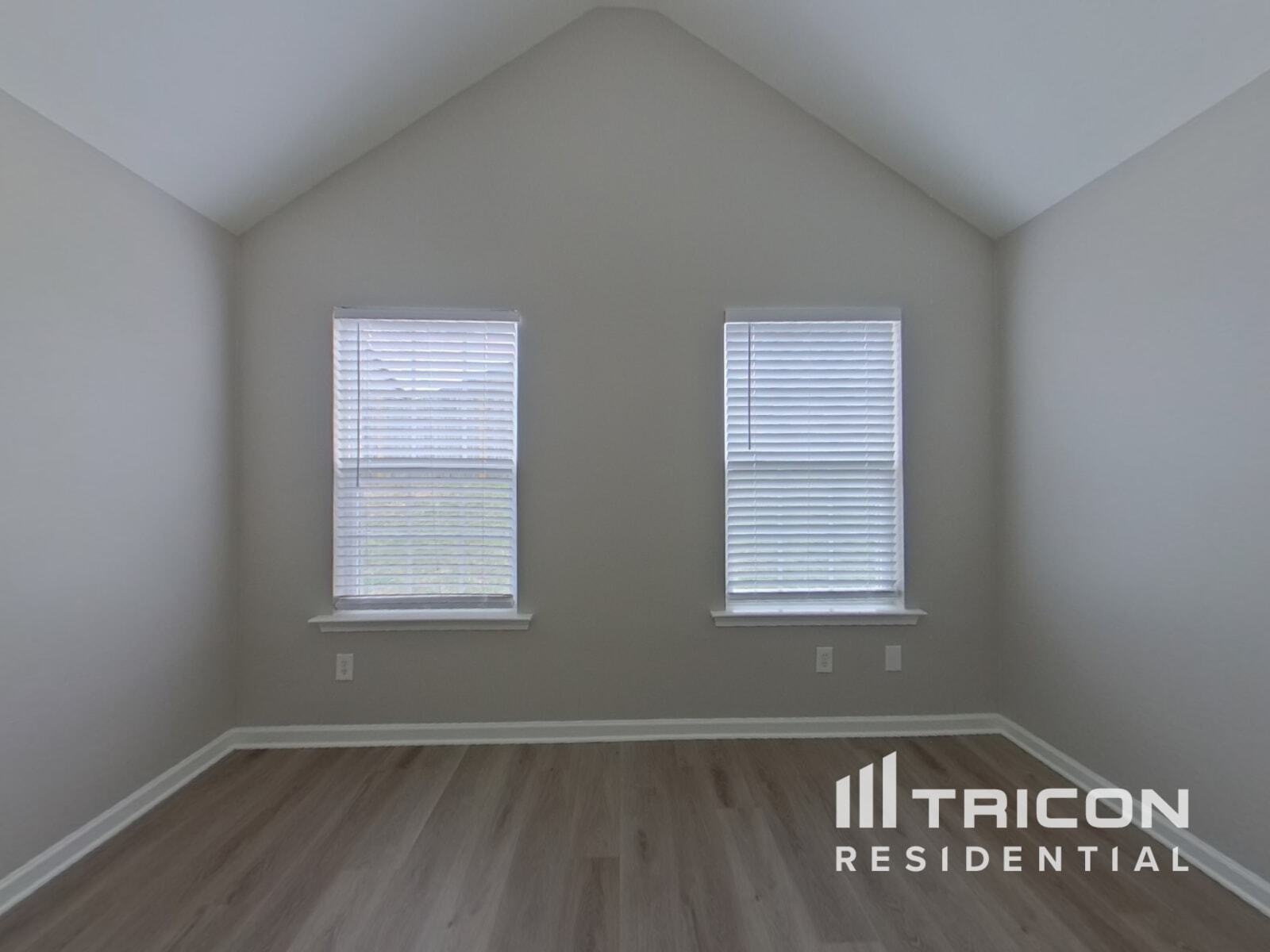 Building Photo - 158 Bonhomme Cir