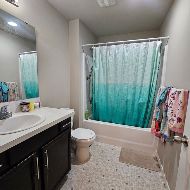 Building Photo - Beautiful 3-Bedroom Home Near Bases & Ferries with Fully Fenced Yard