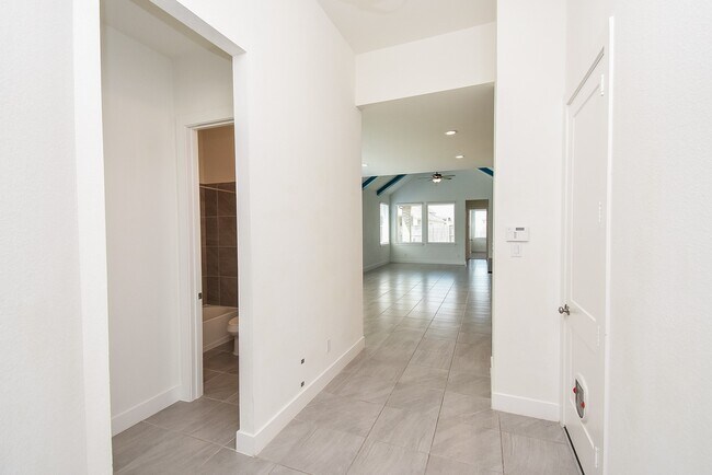Building Photo - 4907 Joplin St
