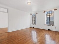 Building Photo - 299 Henry St