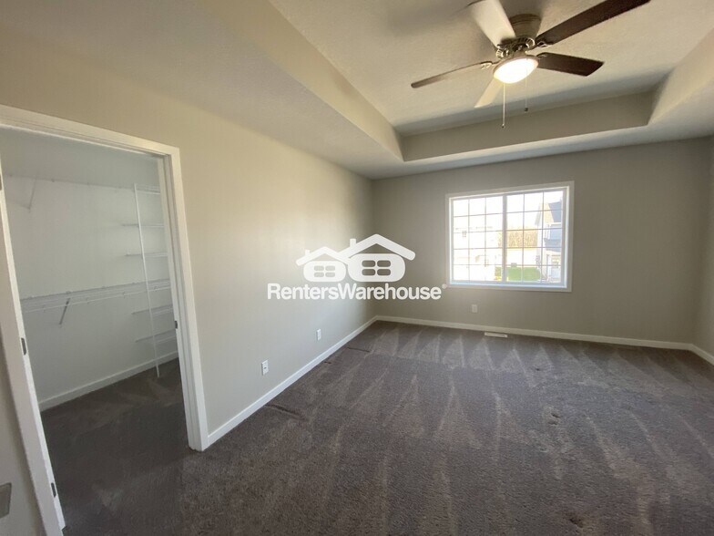 Building Photo - 7000 Lake Hill Dr