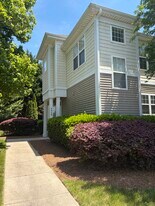 Building Photo - 2320 Madison Green Dr