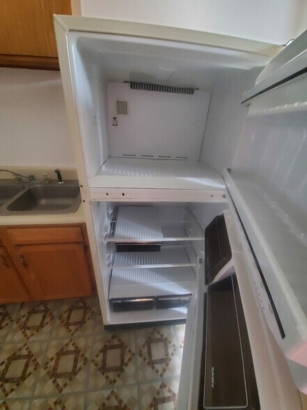 Building Photo - 25 S Locust St