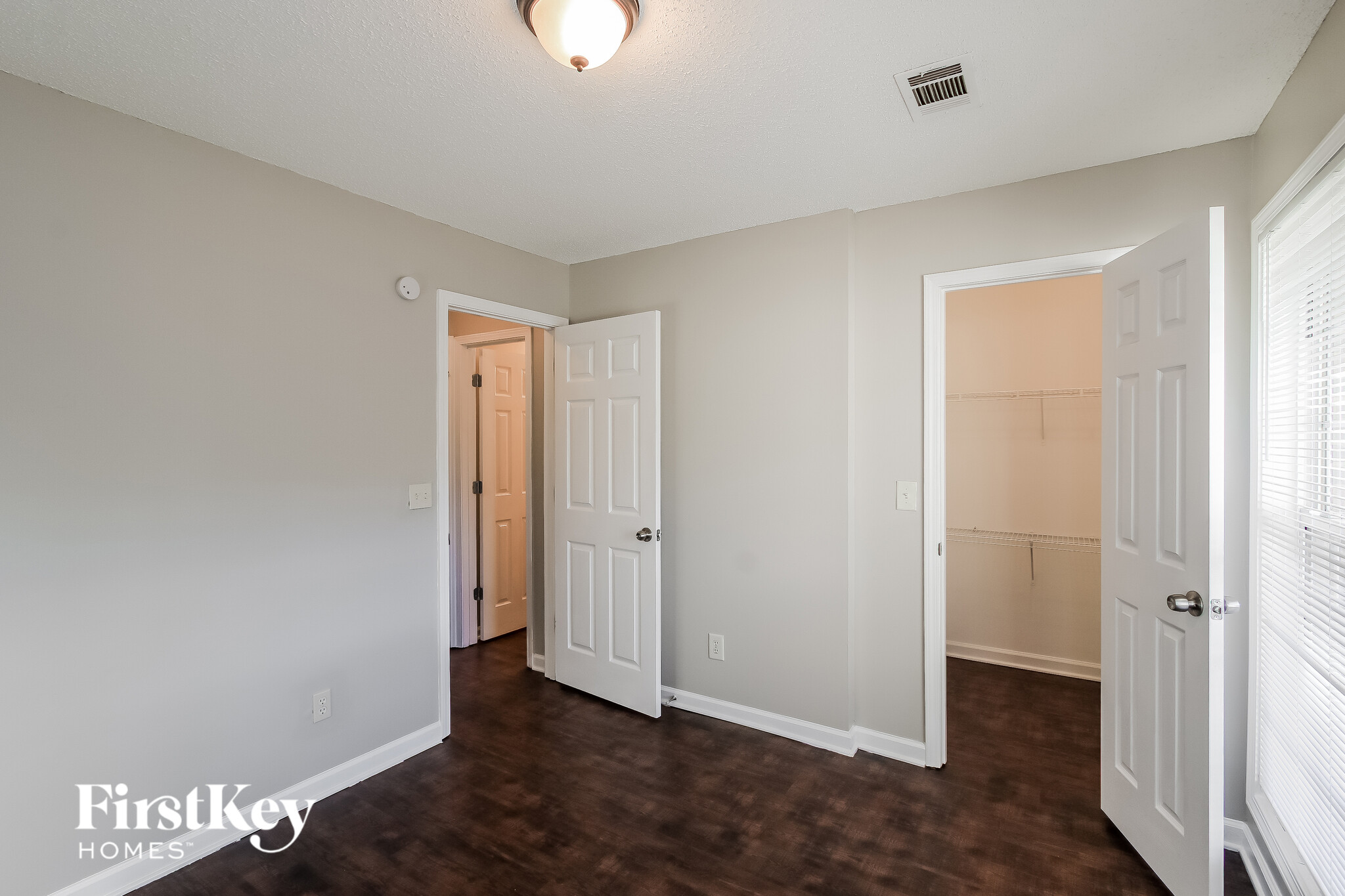 Building Photo - 1166 Locust Dr