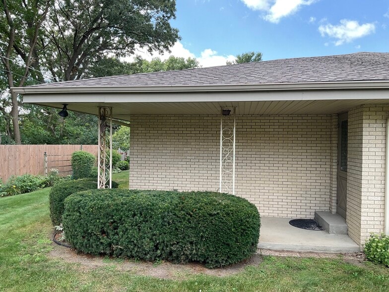 covered patio - 419 Peachtree Cir