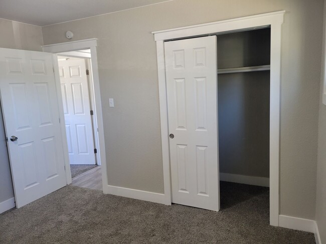 Building Photo - Newly Remodeled 3 Bedroom Ranch Available ...