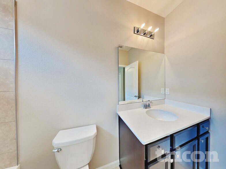 Building Photo - 124 Bloomfield Wy