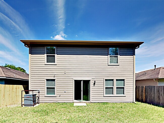 Building Photo - 12402 Grossmount Dr