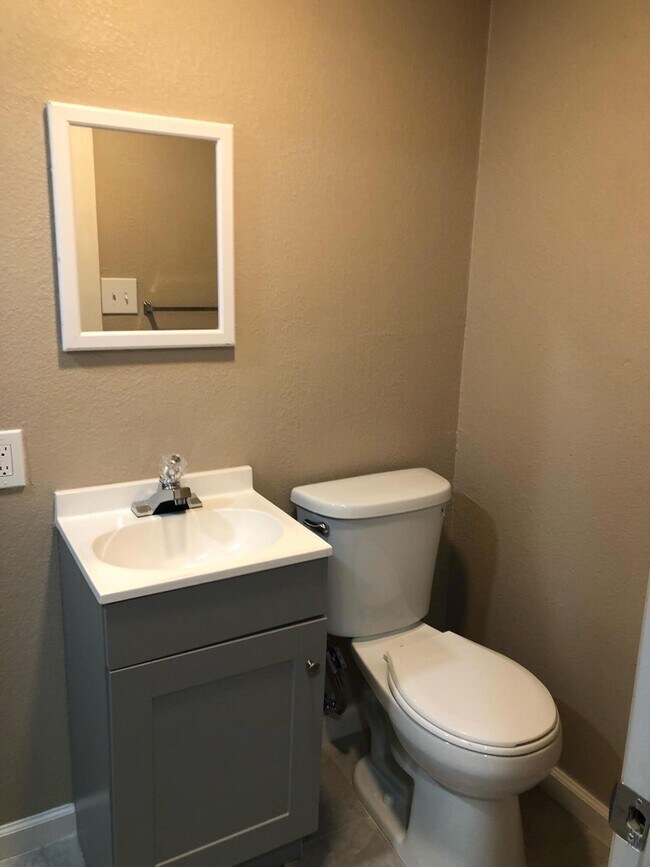 Building Photo - 5008 Sierra Madre Dr