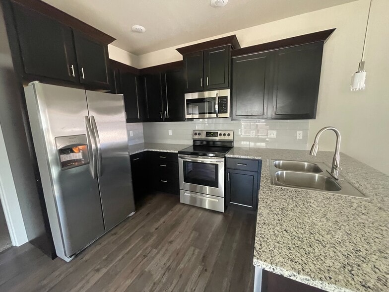 Building Photo - 3225 W Sexton St