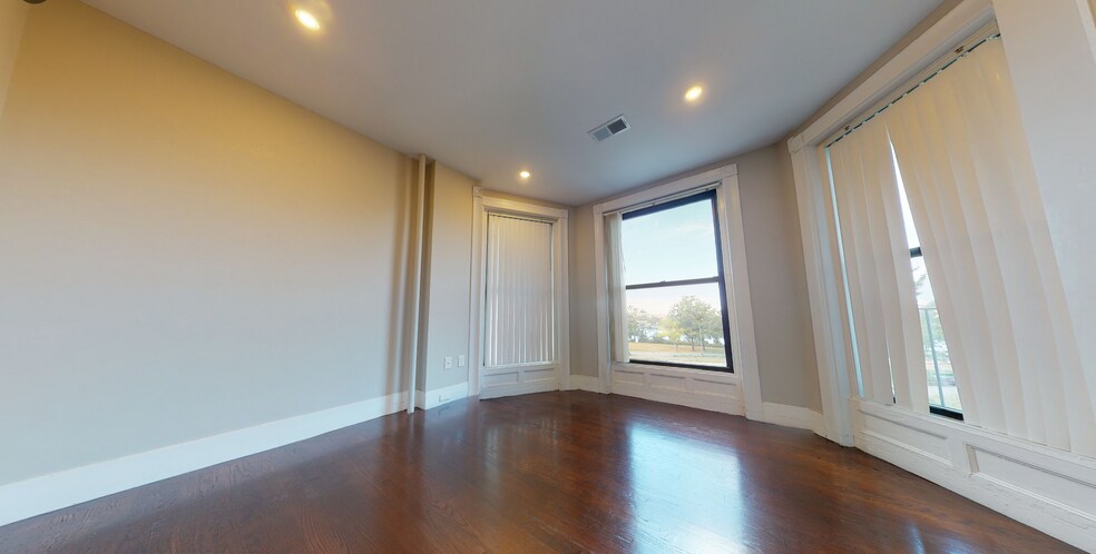 Building Photo - 11 Bay State Rd