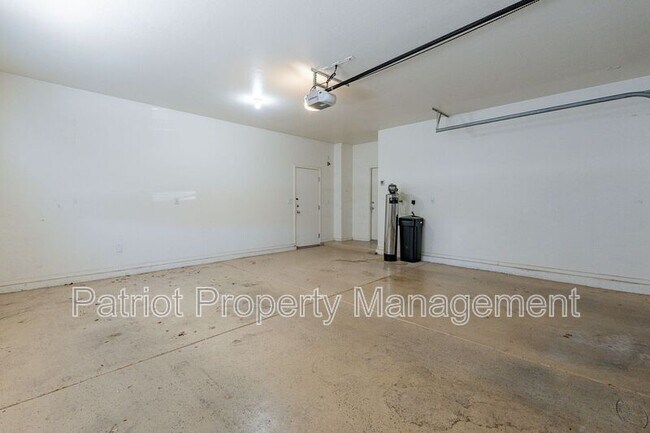 Building Photo - 329 S 172nd Dr