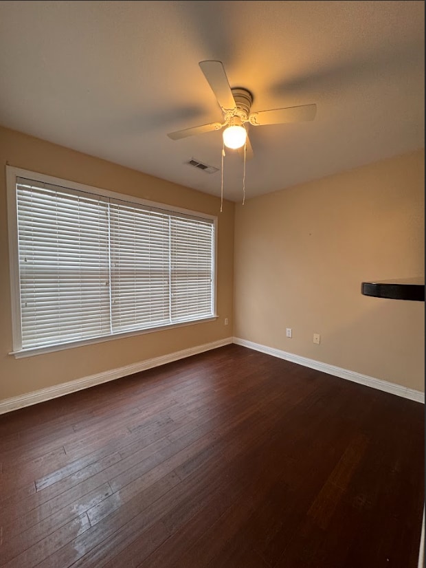 Building Photo - Spacious 3-Bedroom Condo with Modern Amenities in Prime Greenville Location