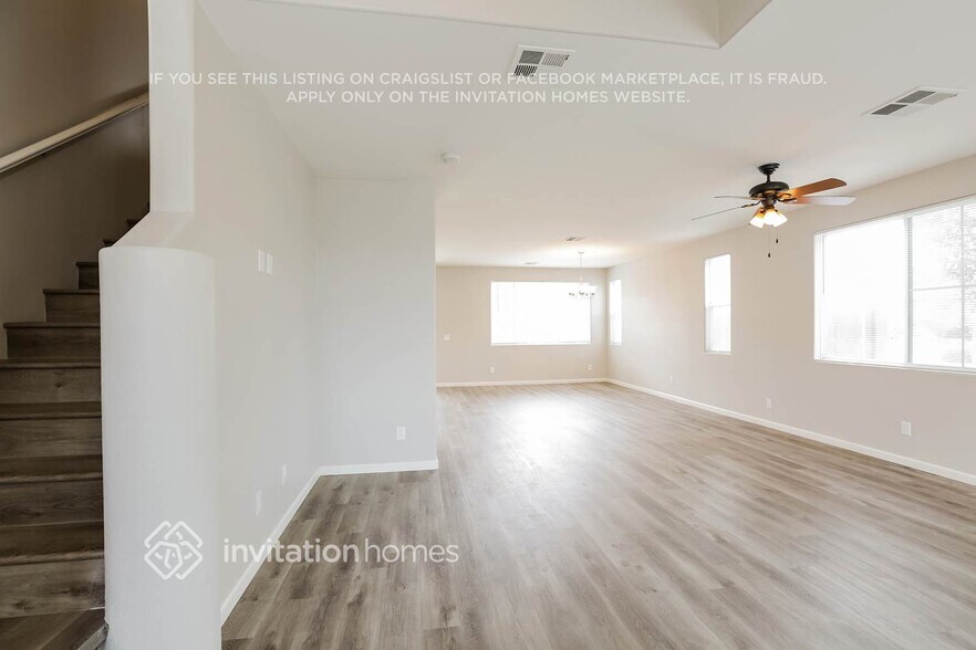 Building Photo - 7233 S 39th Way