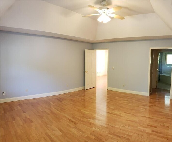 Building Photo - 3662 Rock Springs Dr