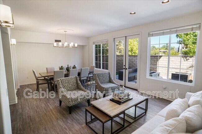 Building Photo - 26155 Lone Rock Ct