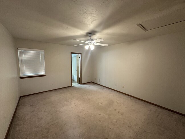 Building Photo - 2084 Pats Place